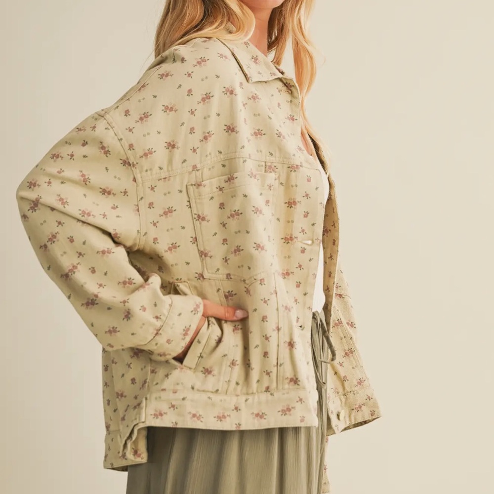 Floral Back Pleated Jacket NWT